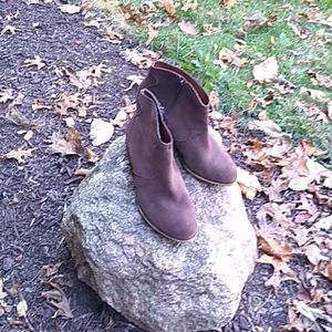 Lucky brand belia booties 8.5